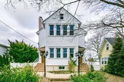 Exterior, Facade, Queen Anne Victorian