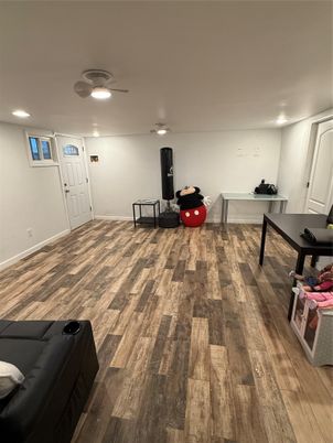 Interior, Recessed Lighting, Wood Texture Flooring