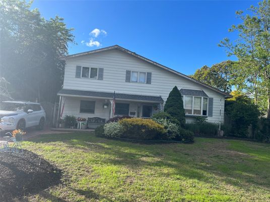 Backyard, Exterior, Facade, Split Level