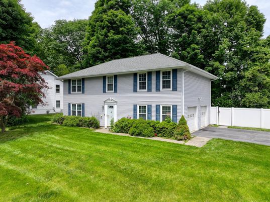 Attached, Backyard, Exterior, Facade, Georgian