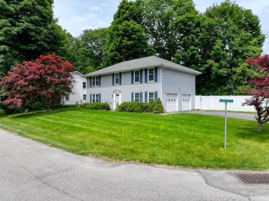 Attached, Backyard, Exterior, Facade, Split Level