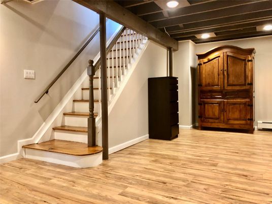 Interior, Recessed Lighting, Wood Texture Flooring