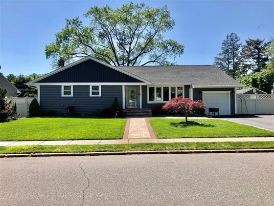Attached, Exterior, Facade, Ranch