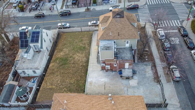 Exterior, Drone