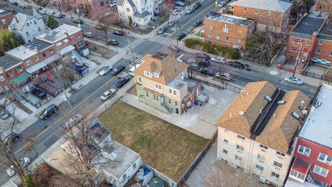 Exterior, Drone