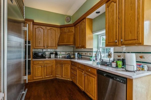 Interior, Kitchen, Stainless Steel Appliances, Wood Texture Flooring