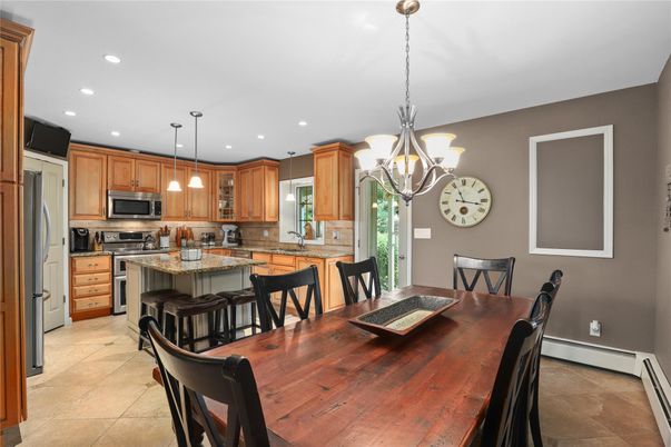 Dining room, Interior, Kitchen, Pendant Lights, Recessed Lighting, Stainless Steel Appliances