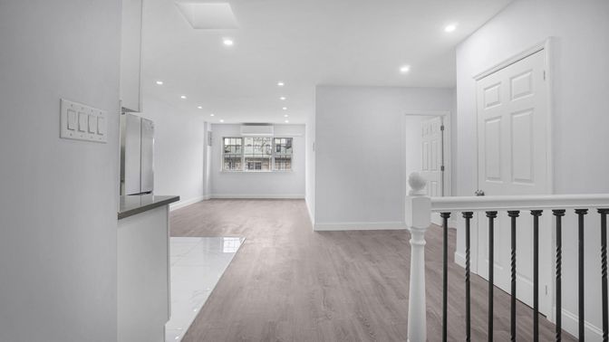 Interior, Recessed Lighting, Wood Texture Flooring