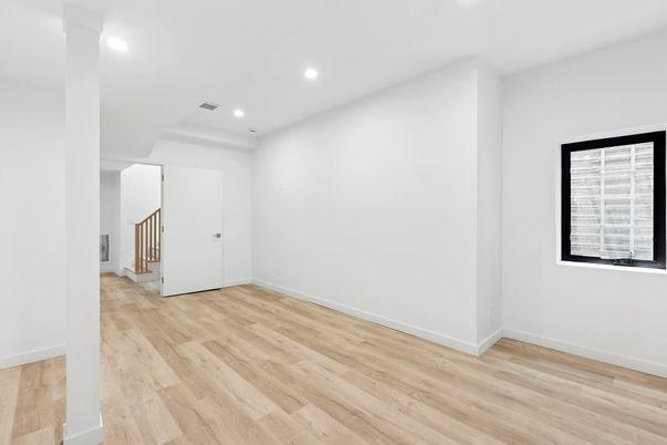 Empty room, Interior, Recessed Lighting, Wood Texture Flooring