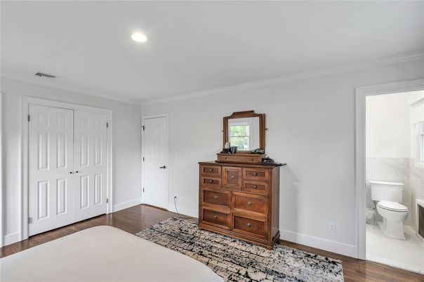 Bathroom, Interior, Recessed Lighting, Wood Texture Flooring