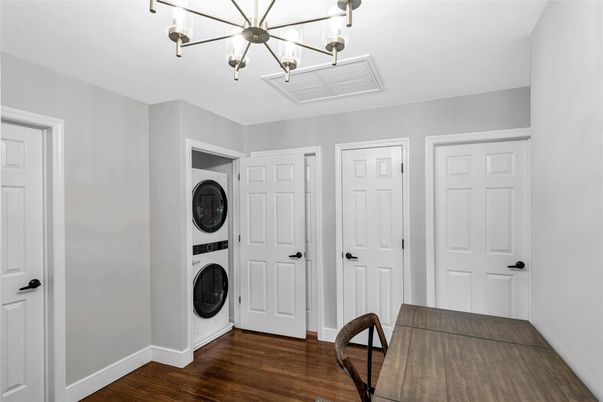 Interior, Utility Closets, Washer, Wood Texture Flooring