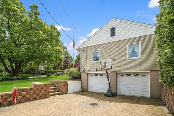 Attached, Exterior, Facade, Raised Ranch