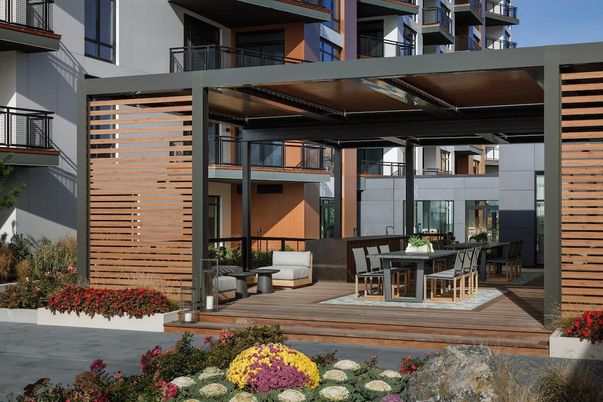 Exterior, Facade, Modern