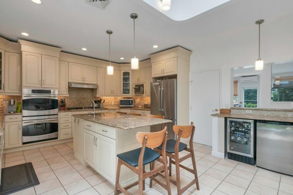 Interior, Kitchen, Pendant Lights, Recessed Lighting, Stainless Steel Appliances