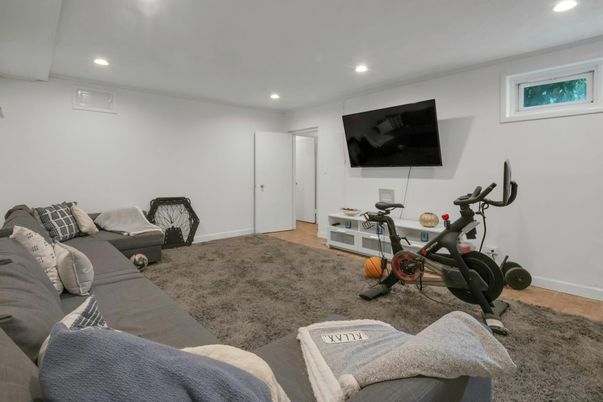 Fitness Equipment, Interior, Living room, Recessed Lighting