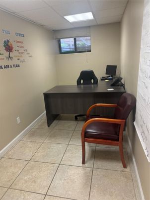 Home Office, Interior