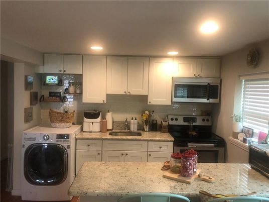 Interior, Kitchen, Recessed Lighting, Washer