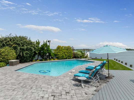 Exterior, Pool, Water