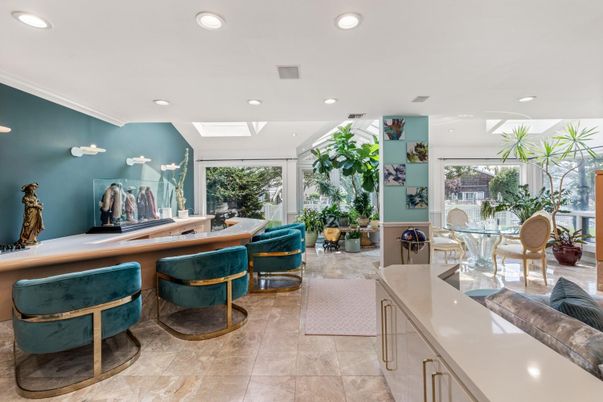 Dining room, Interior, Recessed Lighting