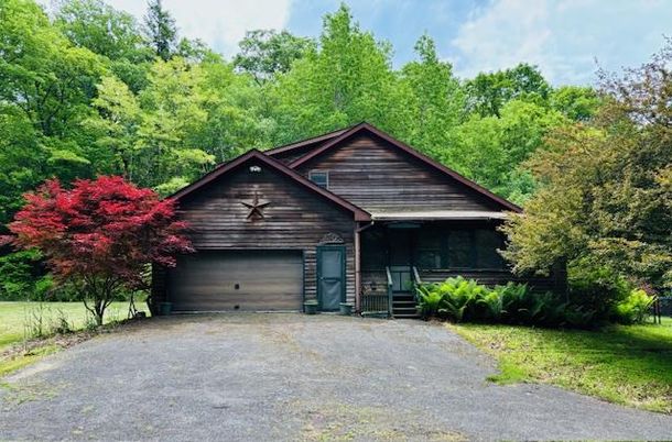 Attached, Exterior, Facade, Log Home