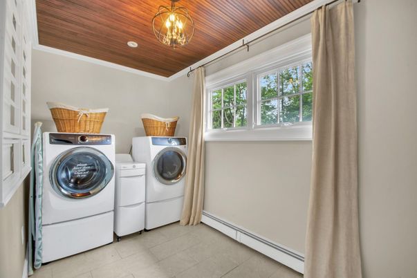 Interior, Washer, Wooden Ceilings