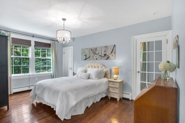 Bedroom, Interior, Pendant Lights, Wood Texture Flooring