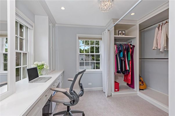 Chandelier, Home Office, Interior, Recessed Lighting, Walk-in Closets