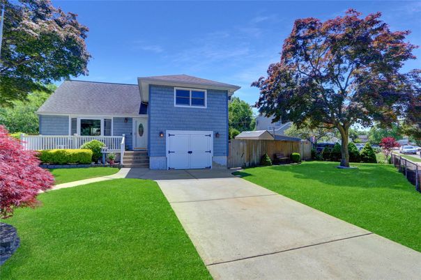 Attached, Backyard, Exterior, Facade, Split Level