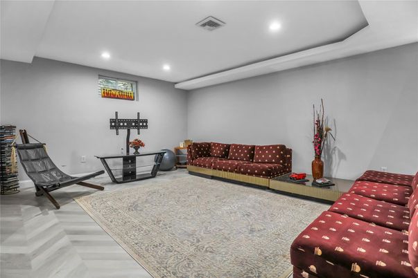 Interior, Recessed Lighting, Wood Texture Flooring