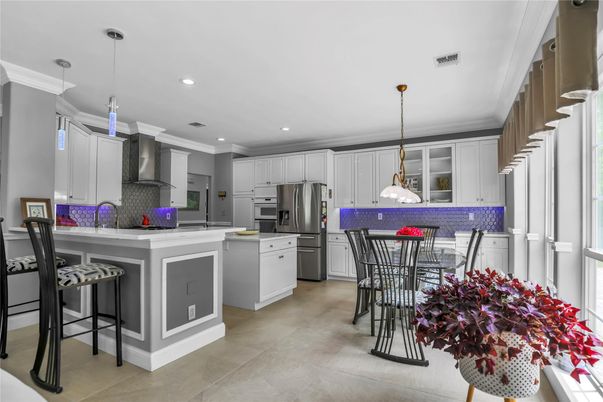 Dining room, Interior, Kitchen, Pendant Lights, Recessed Lighting, Stainless Steel Appliances