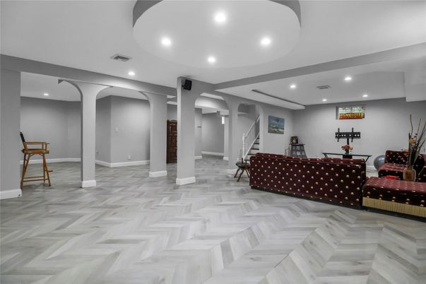 Interior, Recessed Lighting, Wood Texture Flooring