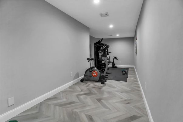Fitness Equipment, Interior, Recessed Lighting, Wood Texture Flooring