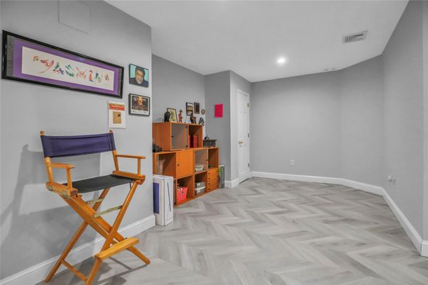 Interior, Recessed Lighting, Wood Texture Flooring