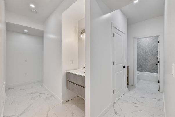 Bathroom, Interior, Marble, Recessed Lighting