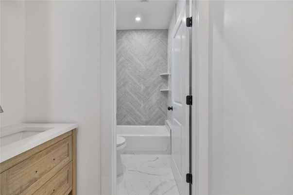 Bathroom, Interior, Marble, Recessed Lighting