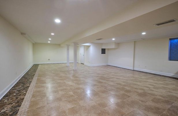 Empty room, Interior, Recessed Lighting