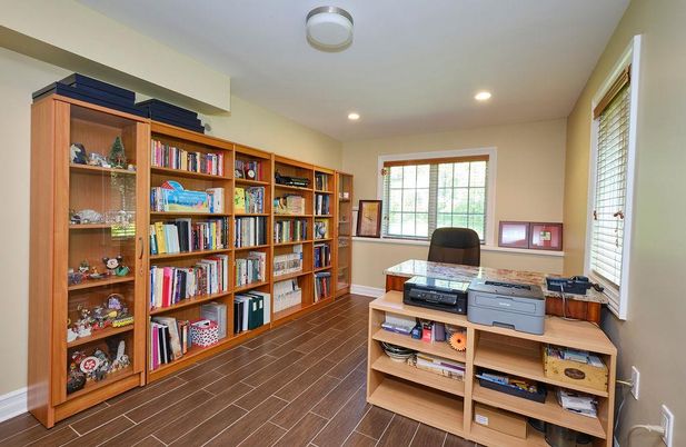 Home Office, Interior, Recessed Lighting, Wood Texture Flooring