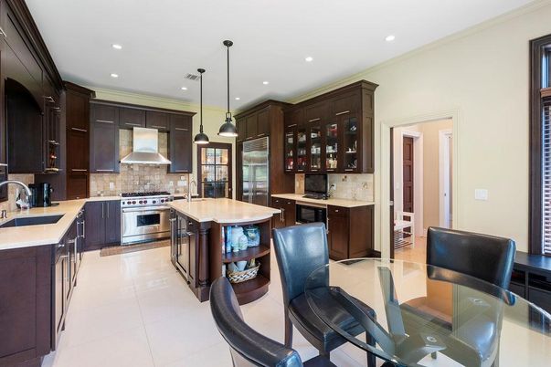 Dining room, Interior, Kitchen, Pendant Lights, Recessed Lighting, Stainless Steel Appliances