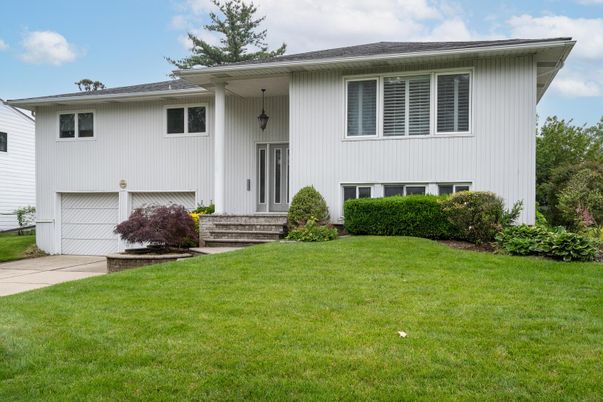 Attached, Exterior, Facade, Raised Ranch