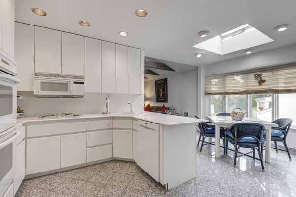 Dining room, Interior, Kitchen, Recessed Lighting