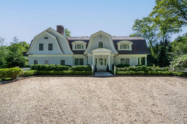 Exterior, Facade, Farmhouse