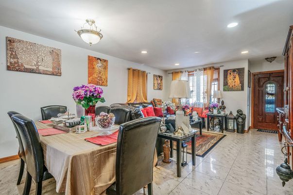 Dining room, Interior, Living room, Recessed Lighting