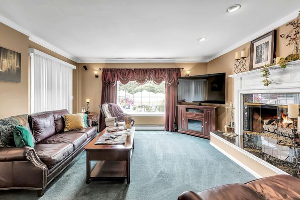 Fireplace, Interior, Living room, Recessed Lighting