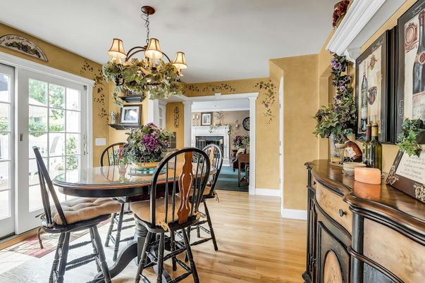 Chandelier, Dining room, Fireplace, Interior, Wood Texture Flooring