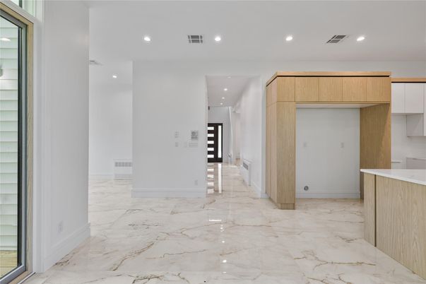 Empty room, Interior, Marble, Recessed Lighting