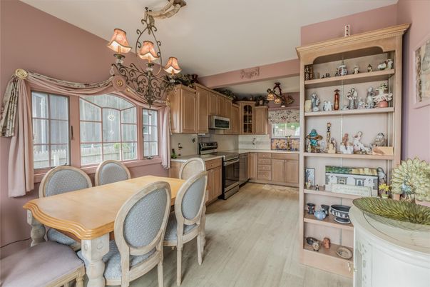Chandelier, Dining room, Interior, Kitchen, Wood Texture Flooring