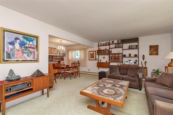 Chandelier, Dining room, Interior, Living room