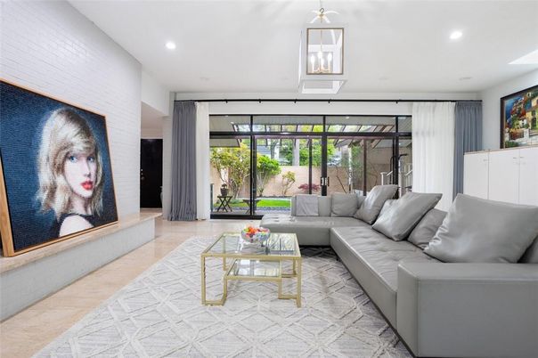 Interior, Living room, Pendant Lights, Recessed Lighting, Wood Texture Flooring