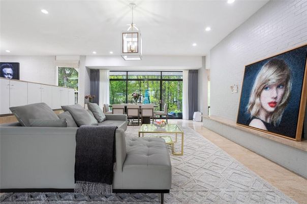 Interior, Living room, Pendant Lights, Recessed Lighting