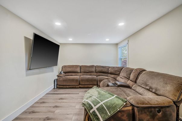Interior, Living room, Recessed Lighting, Wood Texture Flooring